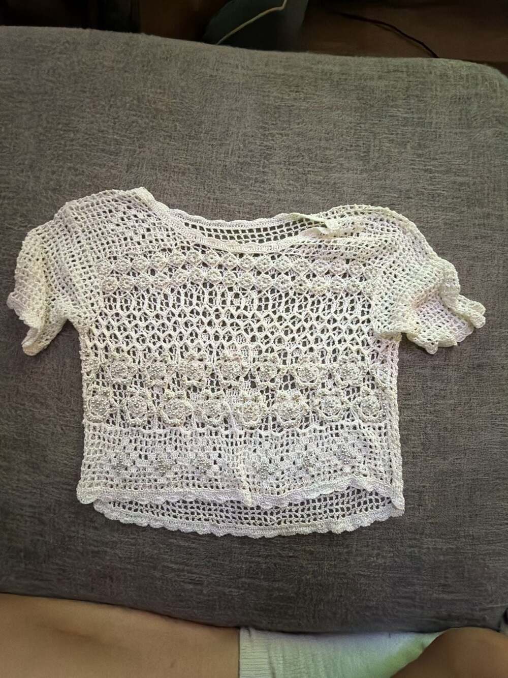 Vintage Lace and Beaded detail crop shirt Xsmall